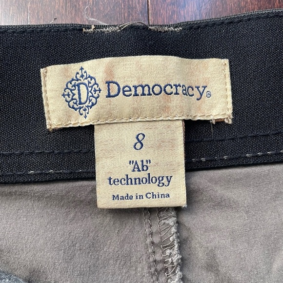 Democracy AB Technology Women's Cargo Pants Size 8 Olive Green Pants - Picture 5 of 6
